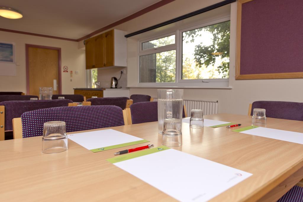 Yha Eyam Hostel Eksteriør bilde