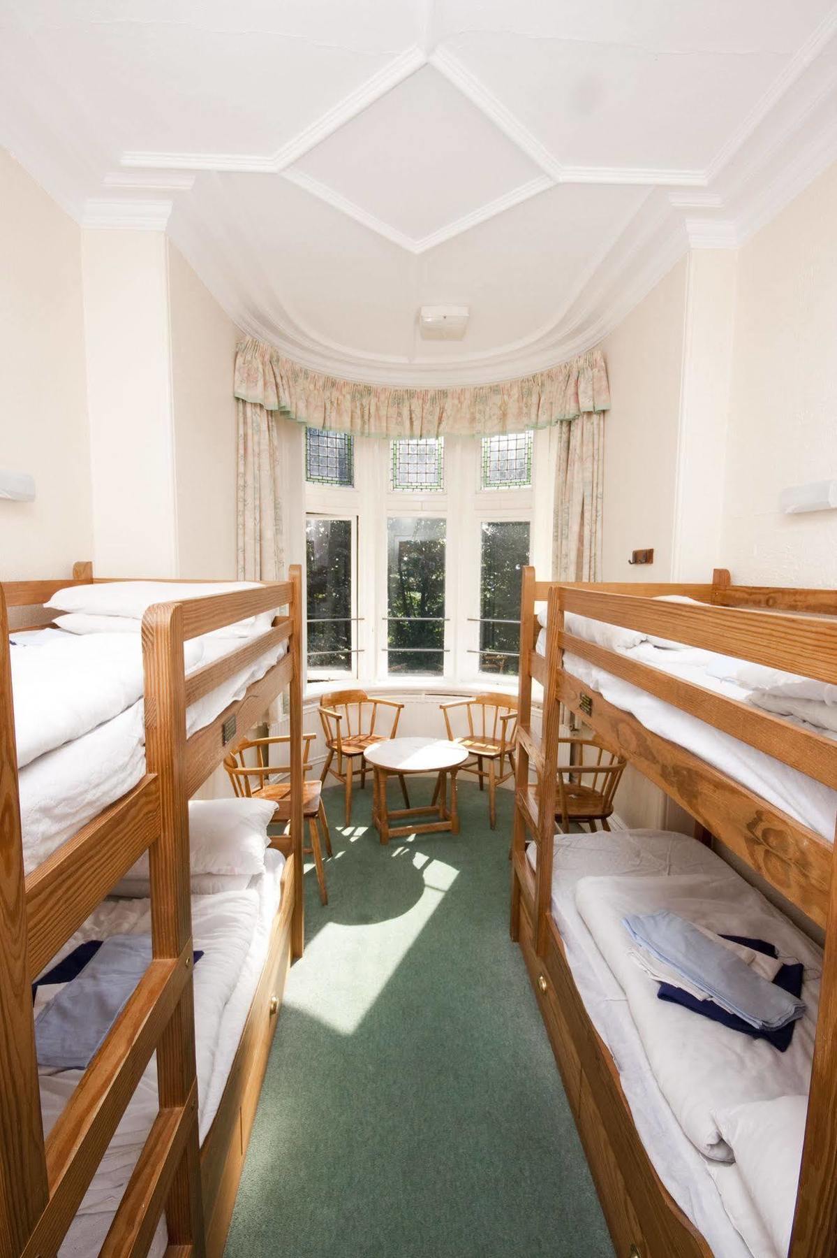 Yha Eyam Hostel Eksteriør bilde